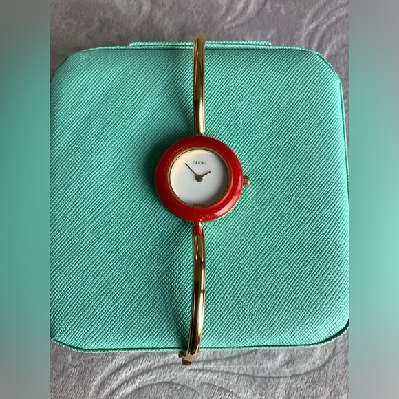 Gucci bangle watch with set of bezels💖 - Picture 4 of 10